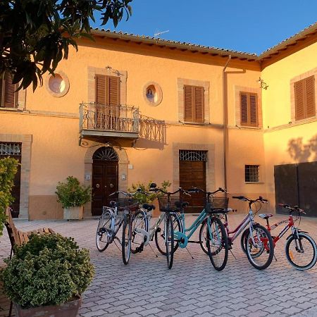 B&B Il Casale โฟลีโญ ภายนอก รูปภาพ